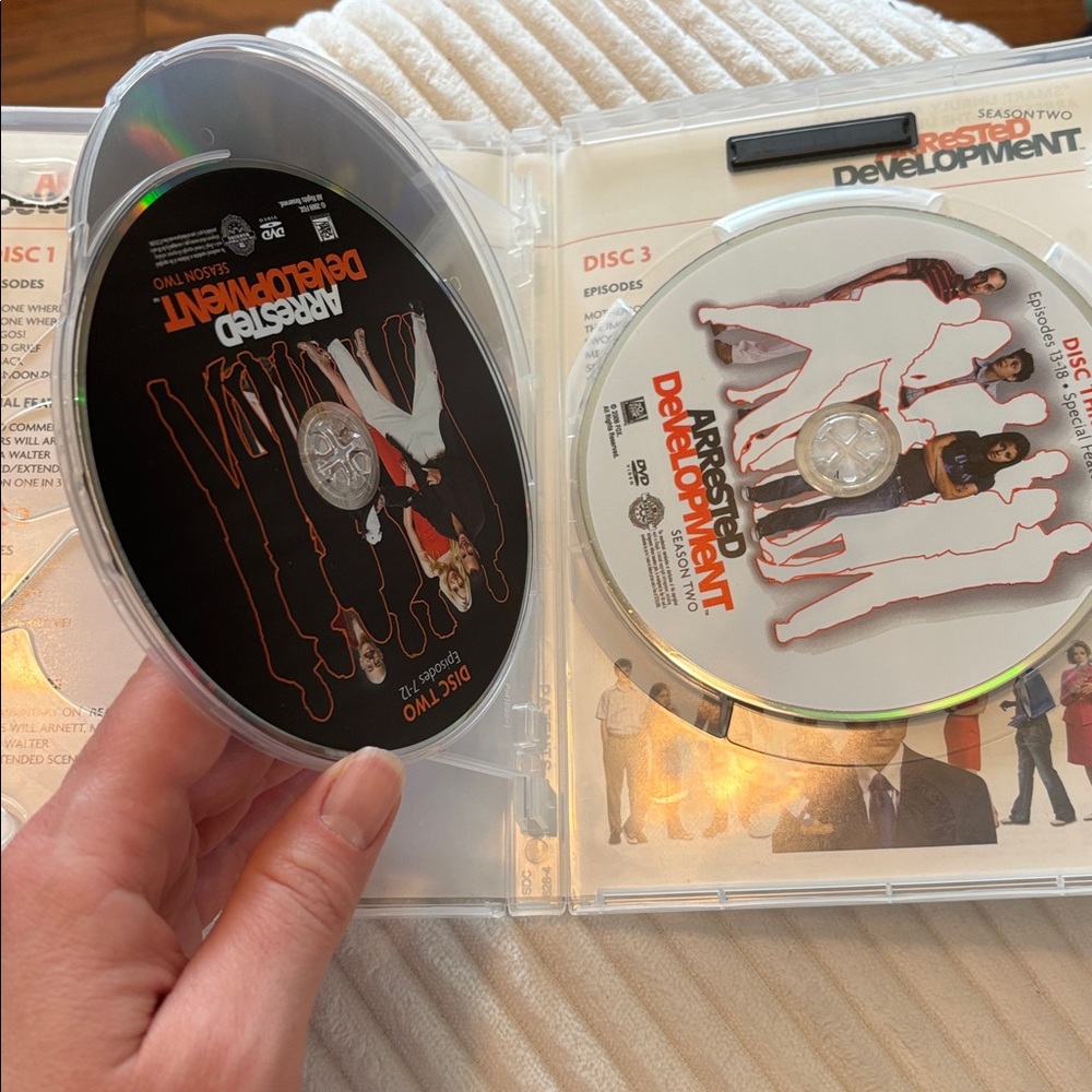 Arrested Development Season Two DVD Set - Picture 2 of 3